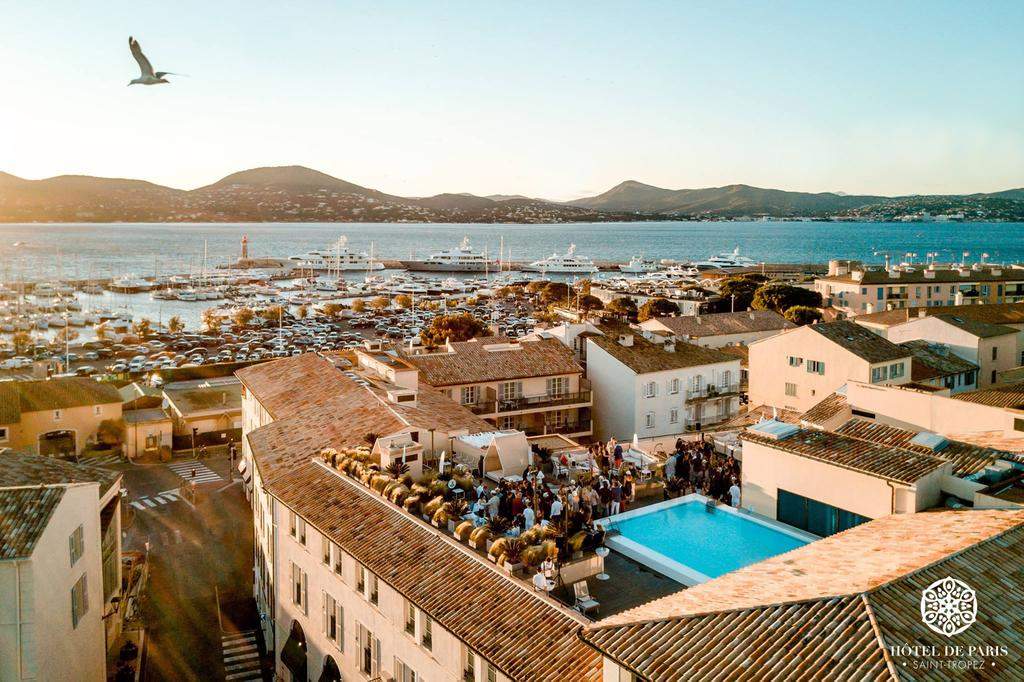  la piscine Hôtel de Paris Saint-Tropez, Saint-Tropez